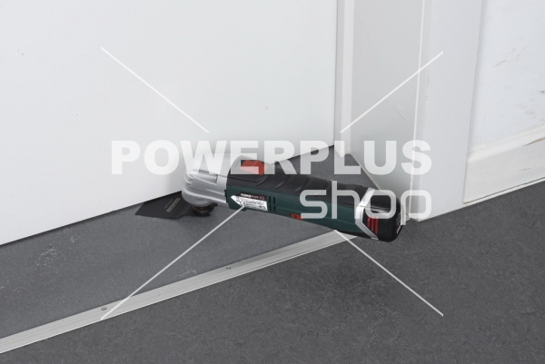 Modální Další obrázky pro KRT990014 - Řezný nůž na dřevo, plast 68 mm