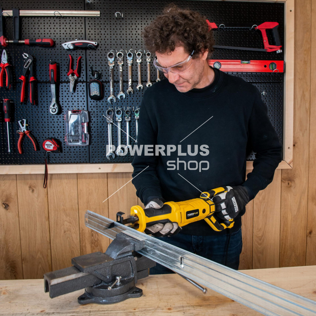 Modální Další obrázky pro POWX03971 - Ocasová pila 920 W